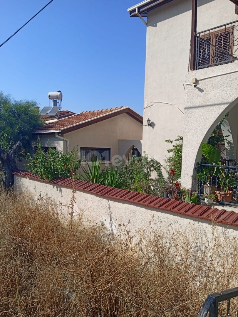 Obere Kyrenia 4+1 Villa zu verkaufen. Wir sprechen Englisch, Türkisch, Russisch.