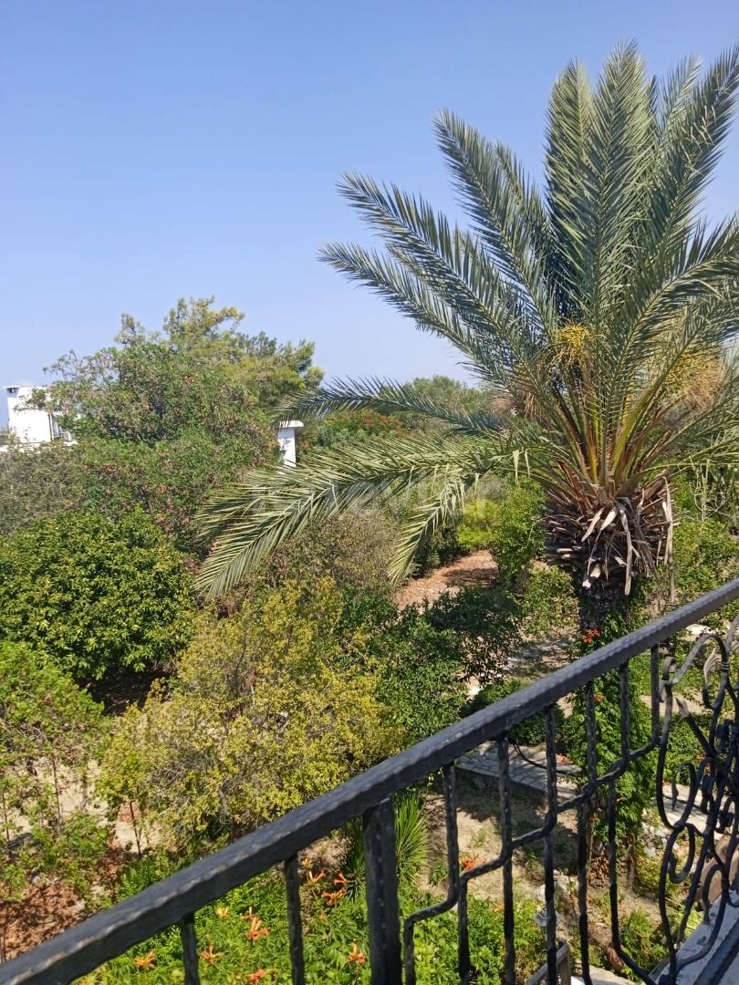 GIRNE CITY CENTER 4+1 VILLA FOR SALE. We speak English, Russian and Turkish 