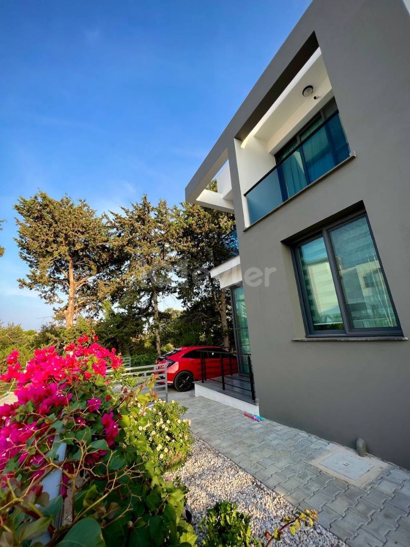 KYRENIA - ALSANCAK VILLA 3+1 FOR SALE.