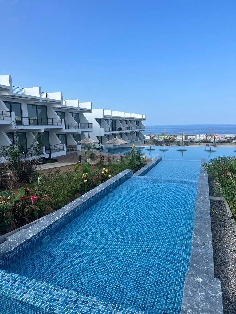 GIRNE - ESENTEPE STUDIO Pearl ISLAND خانه های برای فروش. ما انگلیسی، ترکی، روسی صحبت می کنیم.