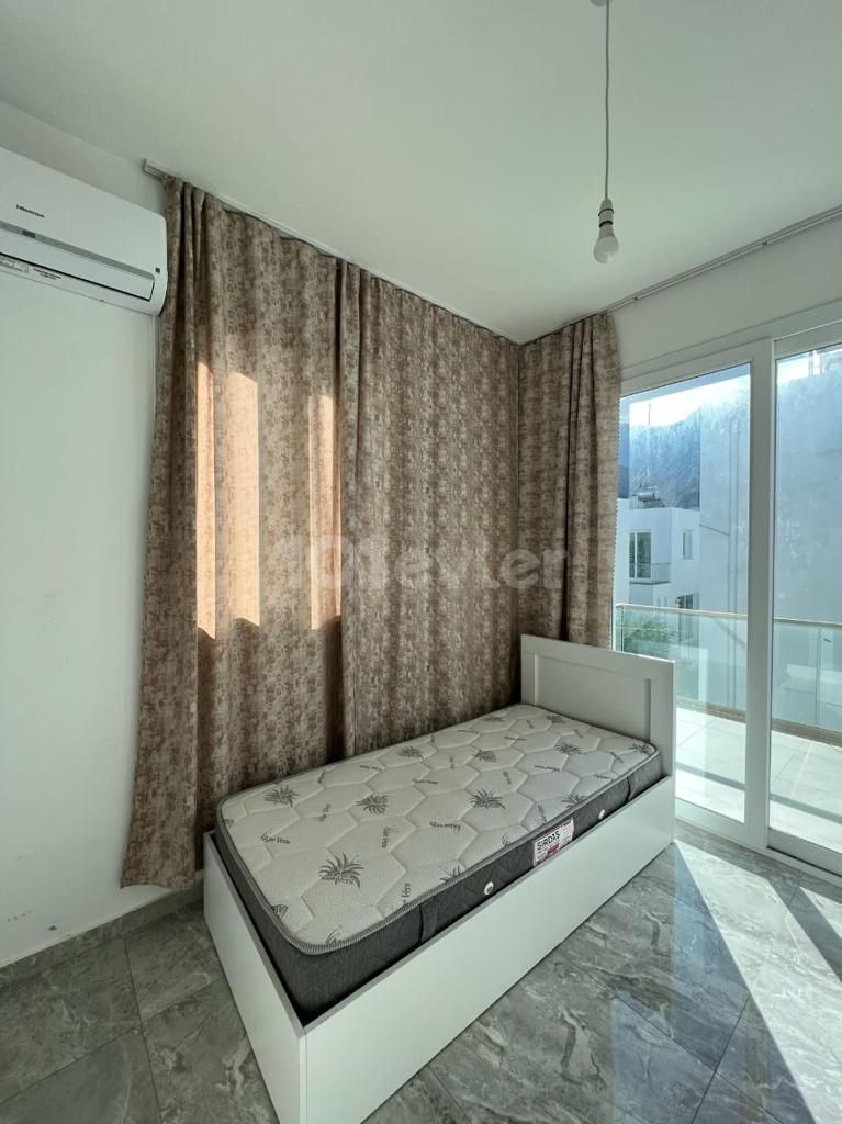 GIRNE - KARSIAYKA  KIRALIK VILLA  2+2.