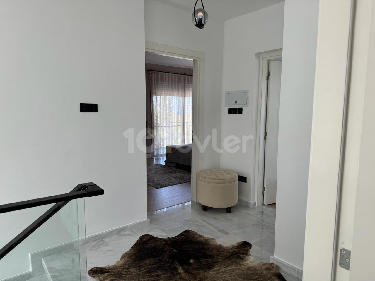 Girne - Alsancak, 3+1, eşyalı, havuzlu kiralık lüks villa.