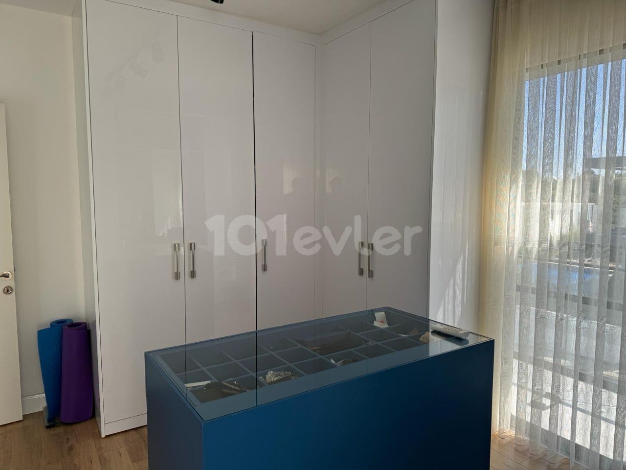 Girne - Alsancak, 3+1, eşyalı, havuzlu kiralık lüks villa.