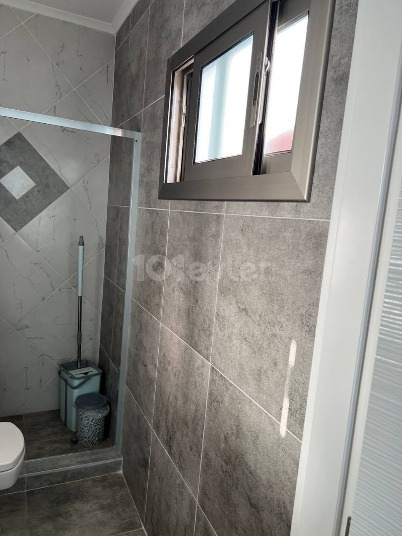 Kyrenia – Alsancak, 1+1 Wohnung zum Verkauf in einem neuen Komplex mit Pool, Terrasse und Designer-Renovierungen. Wir sprechen Türkisch, Englisch und Russisch