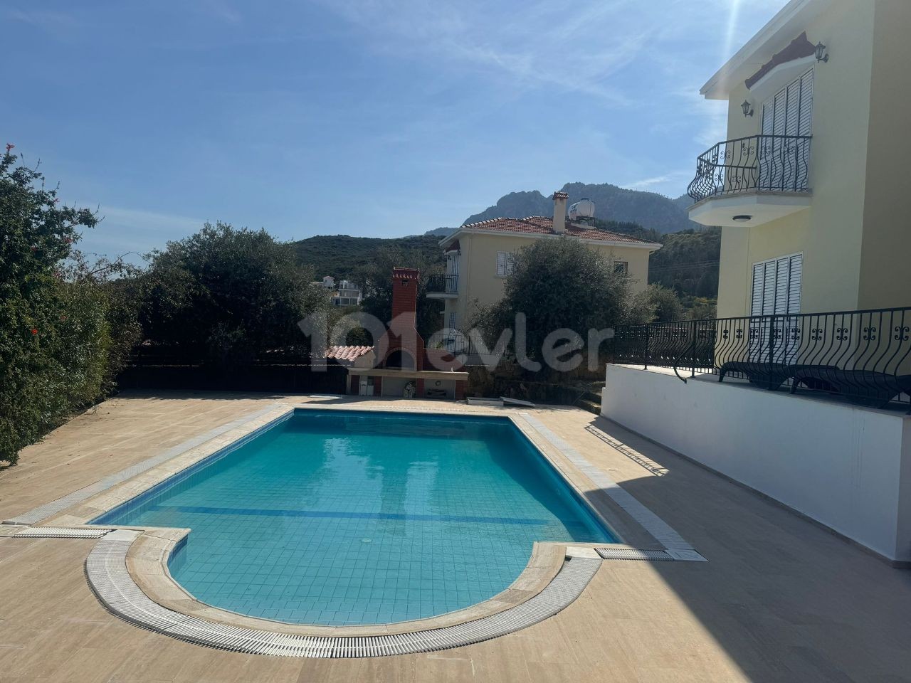 3+1 Haus zu vermieten mit Aussicht und Pool in Zeytinlik