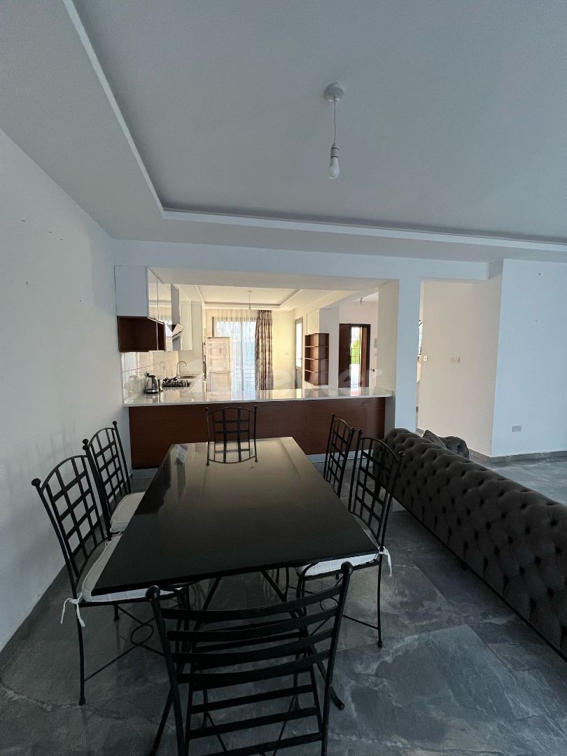 Vlla with 3 bedrooms and 2 bathrooms for rent in the picturesque location of Alsancak