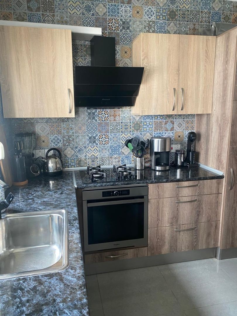 3+1 FANTASTISCHE WOHNUNG IN KÖŞKÜÇİFTLİK, NIKOSIA, KEINE KOSTEN, VOLLSTÄNDIG MÖBELT