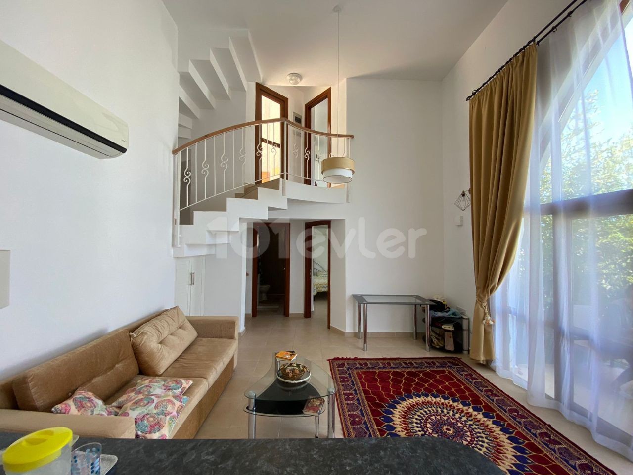 2+1 villa in Edremit for rent. In great residential complex located on mountains with panoramic sea view