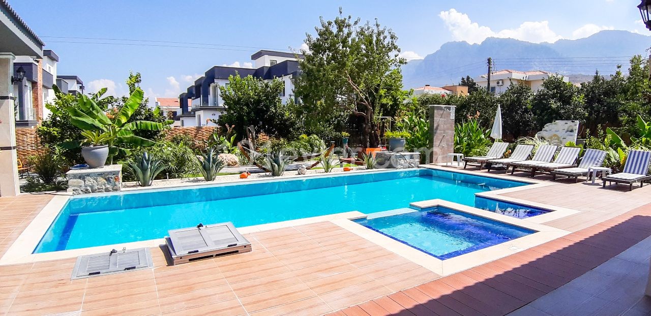 LUXURY VILLAS IN YESILTEPE