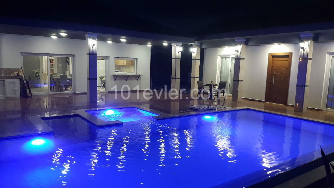 Luxury Villas In Yesiltepe