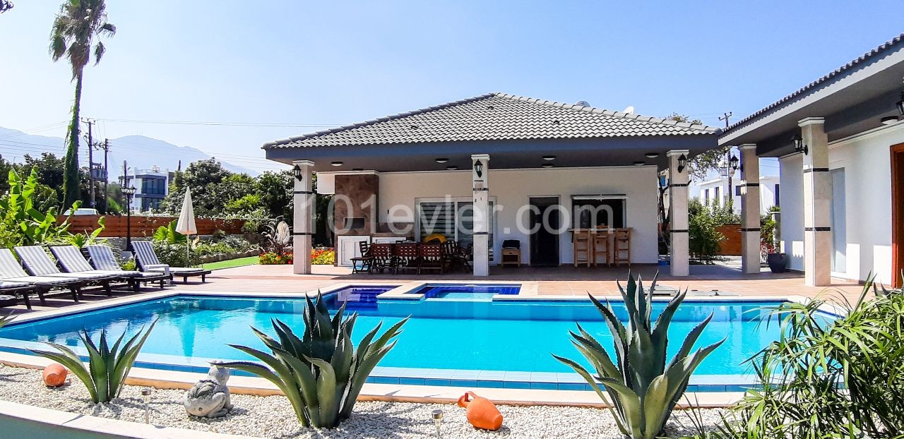 Luxury Villas In Yesiltepe