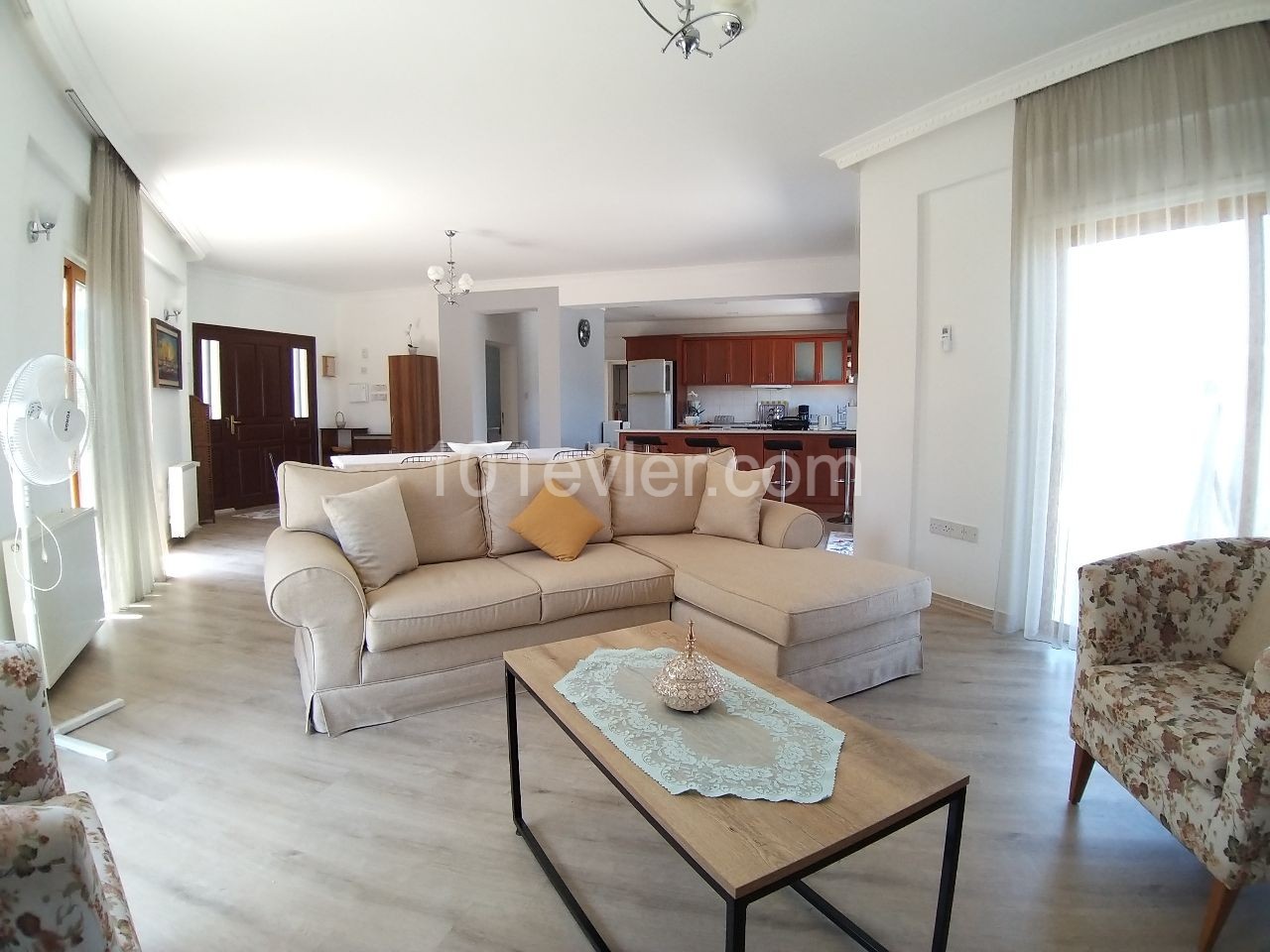 Villa zur täglichen Miete in anständiger Lage in Alsancak **  ** 