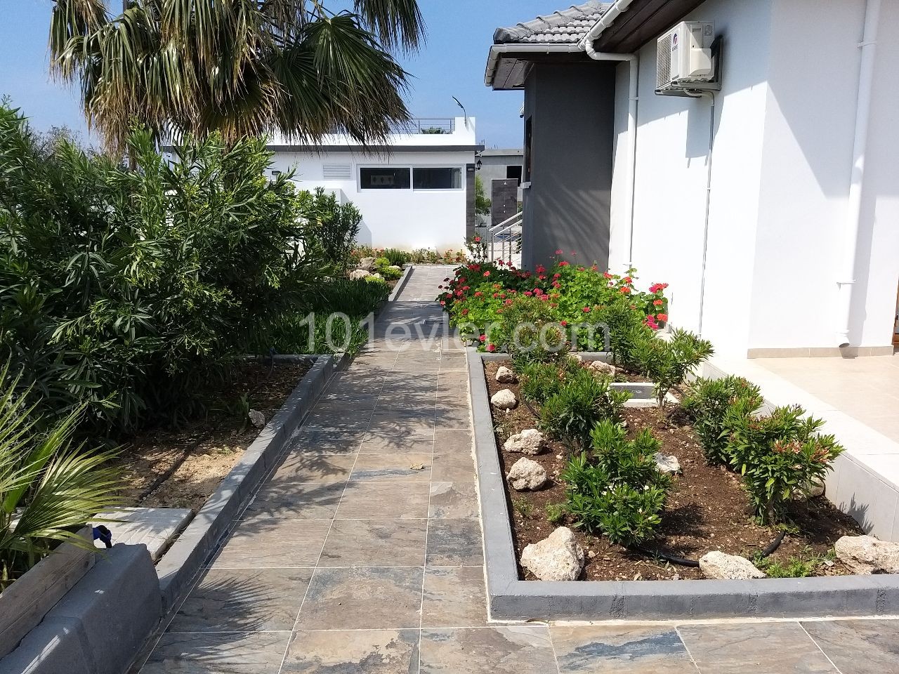 Daily Rental Villa in a decent Location in Alsancak Region **  ** 