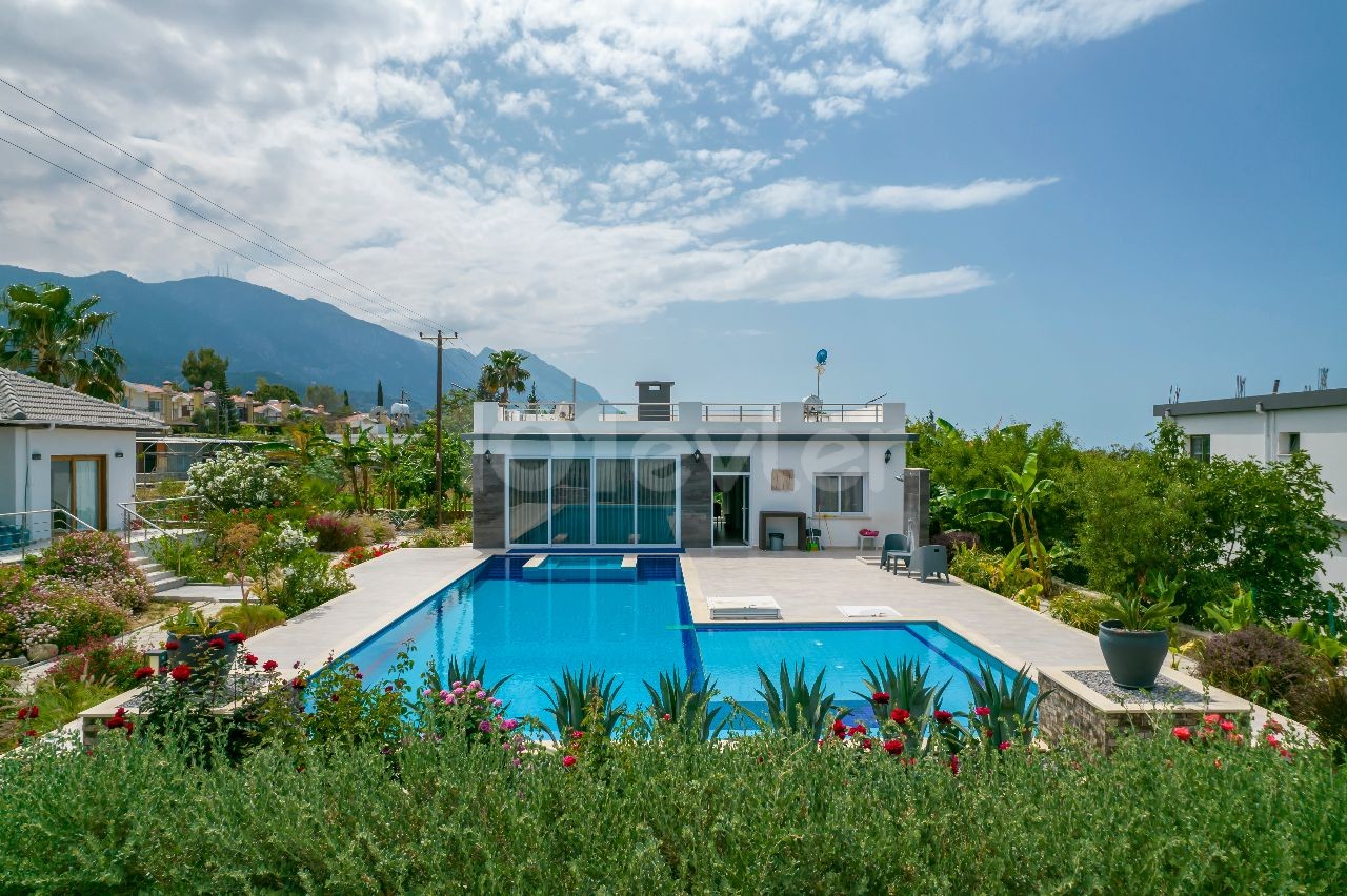 Villa zur täglichen Miete in anständiger Lage in Alsancak **  ** 