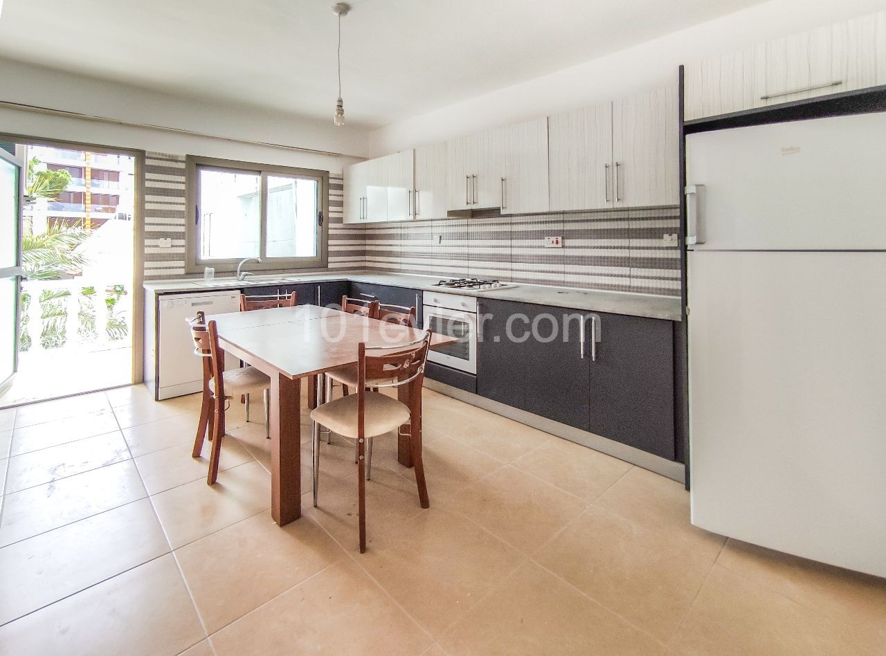 3+2 FLAT. 260 M² TOTAL AREA. KYRENIA CENTER