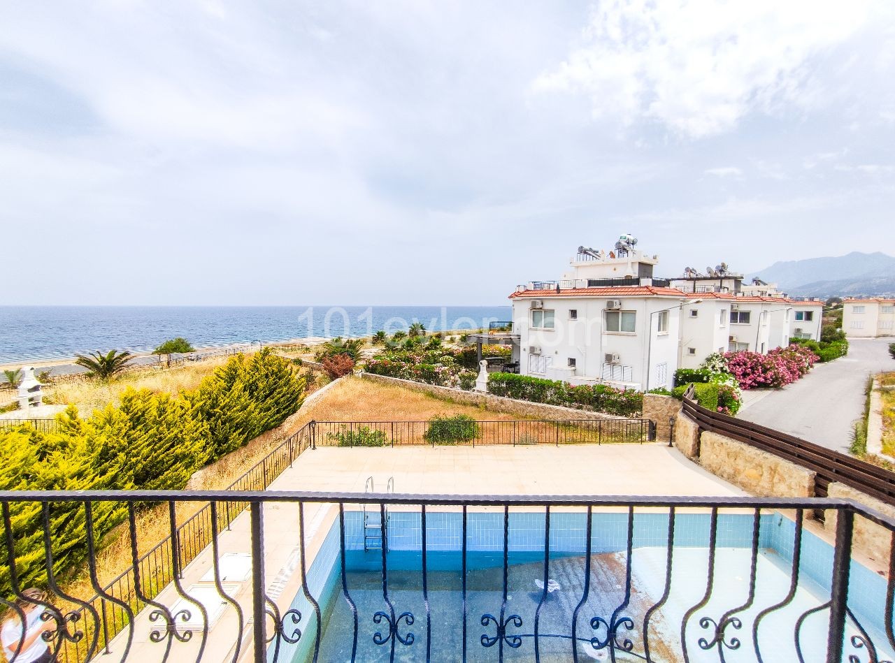 FURNISHED OR UNFURNISHED 3 + 1 300m2 VILLA, 50 M TO THE SEA