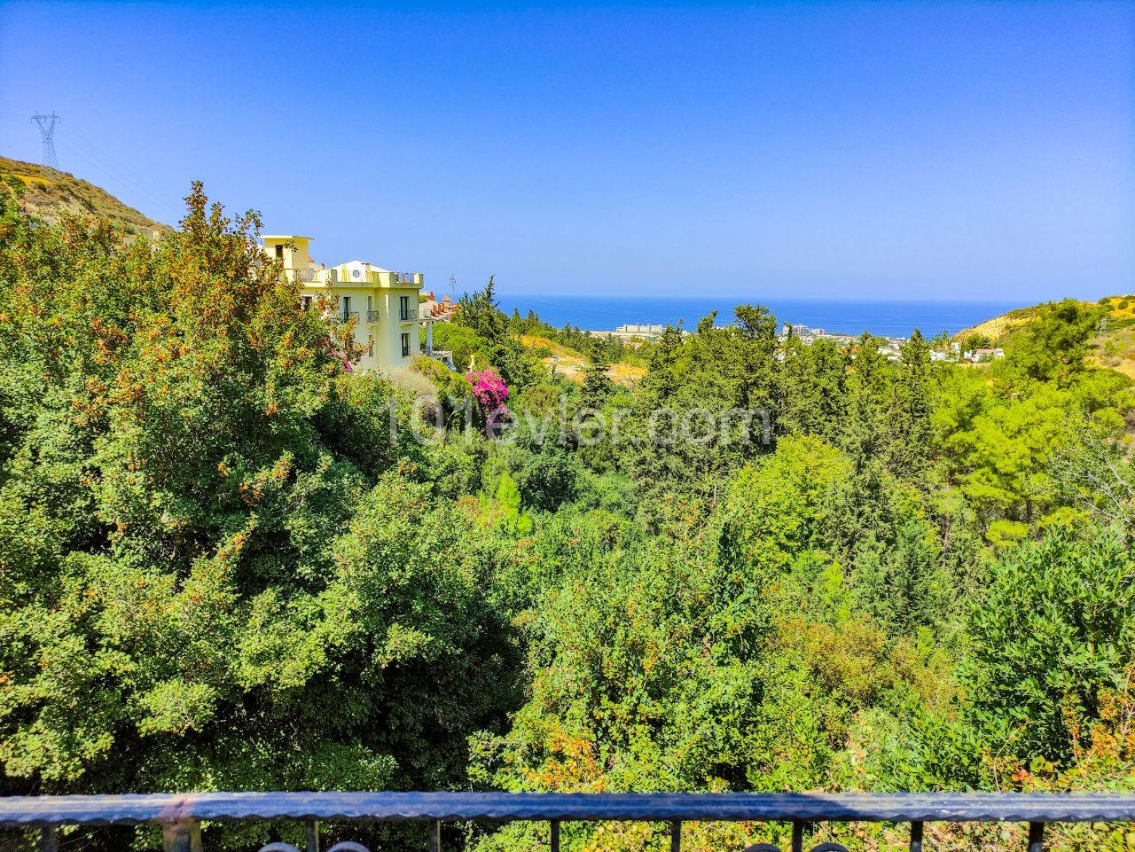 GORGEOUS VIEW 3 Bedroom VILLA WITHIN 2.340m2 LAND