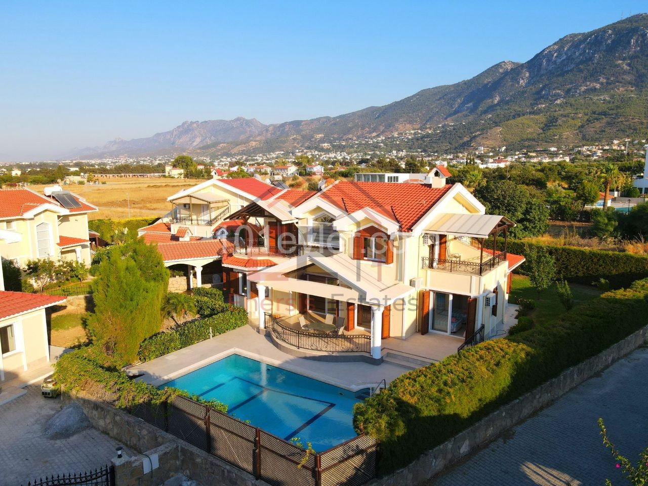 4+1 DENIZE 50M VILLA