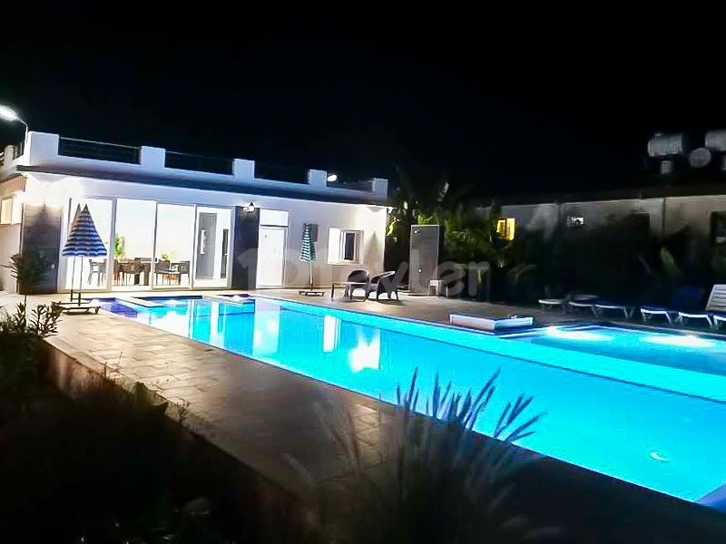 5 Bedroom Villa with Private Pool for Daily Rent in Alsancak region ** 