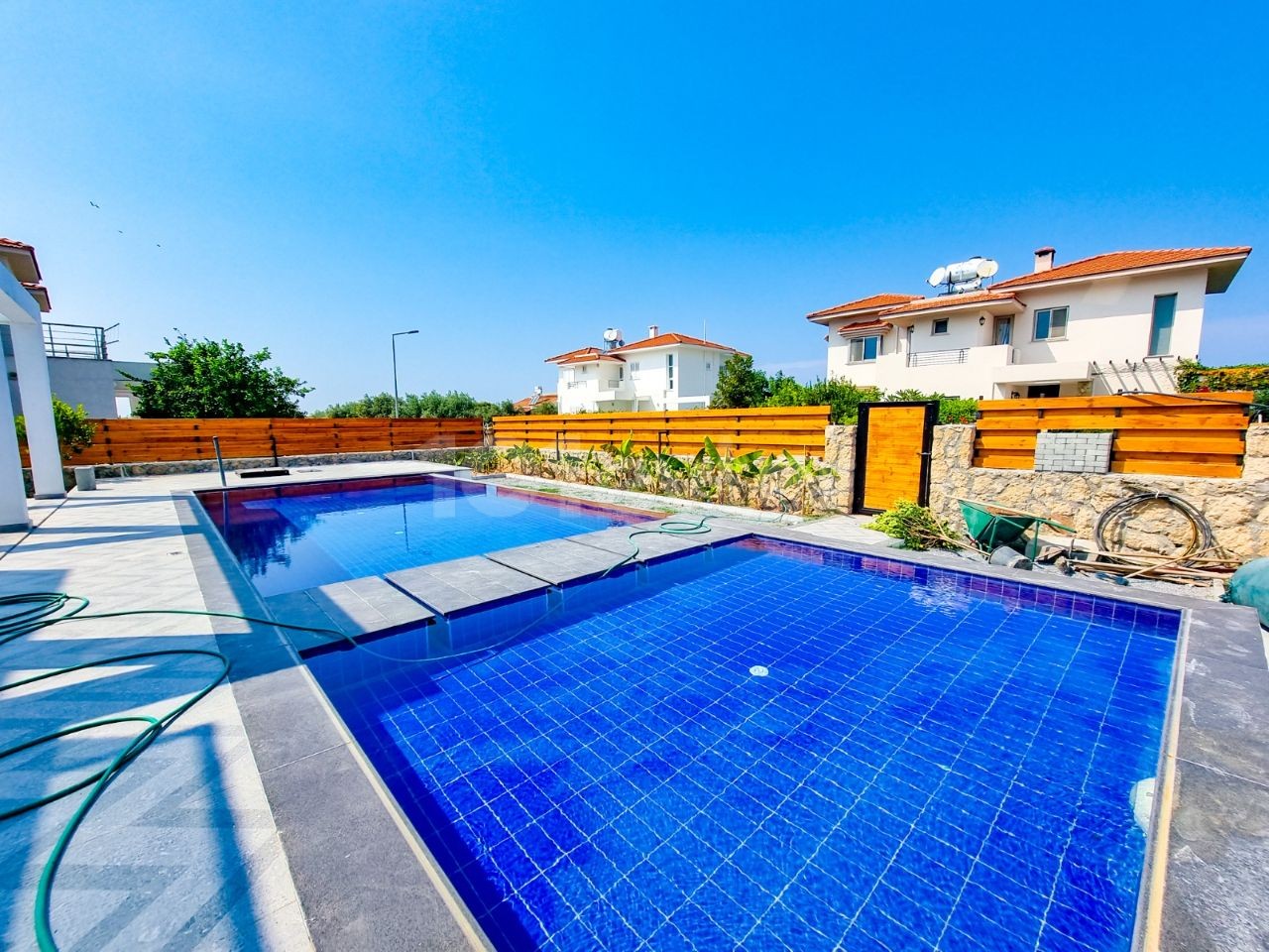 4+1 YENI MODERN VILLA