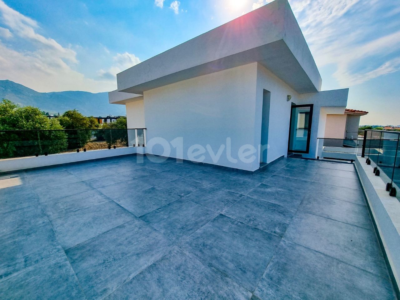 4+1 YENI MODERN VILLA