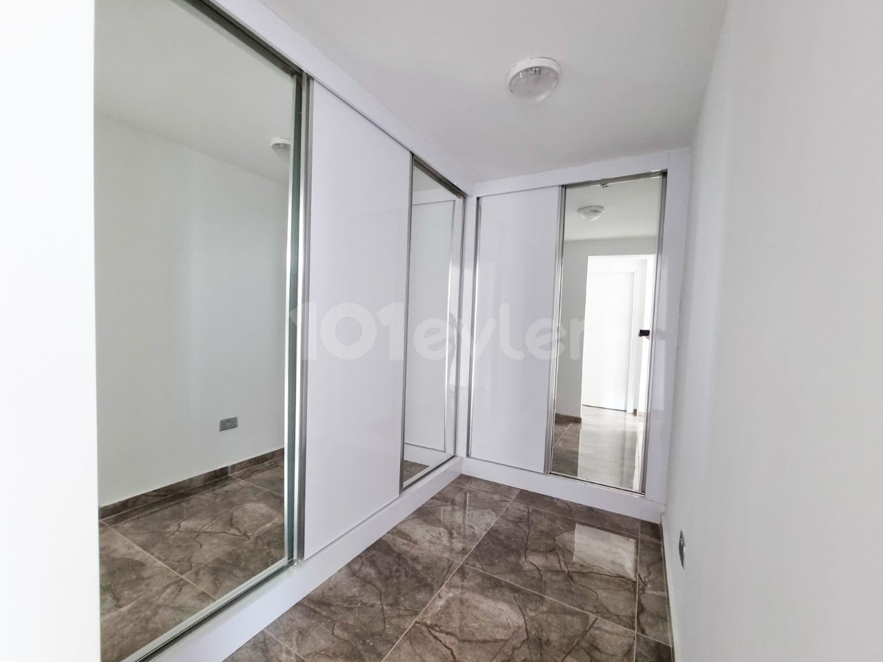 4+1 YENI MODERN VILLA