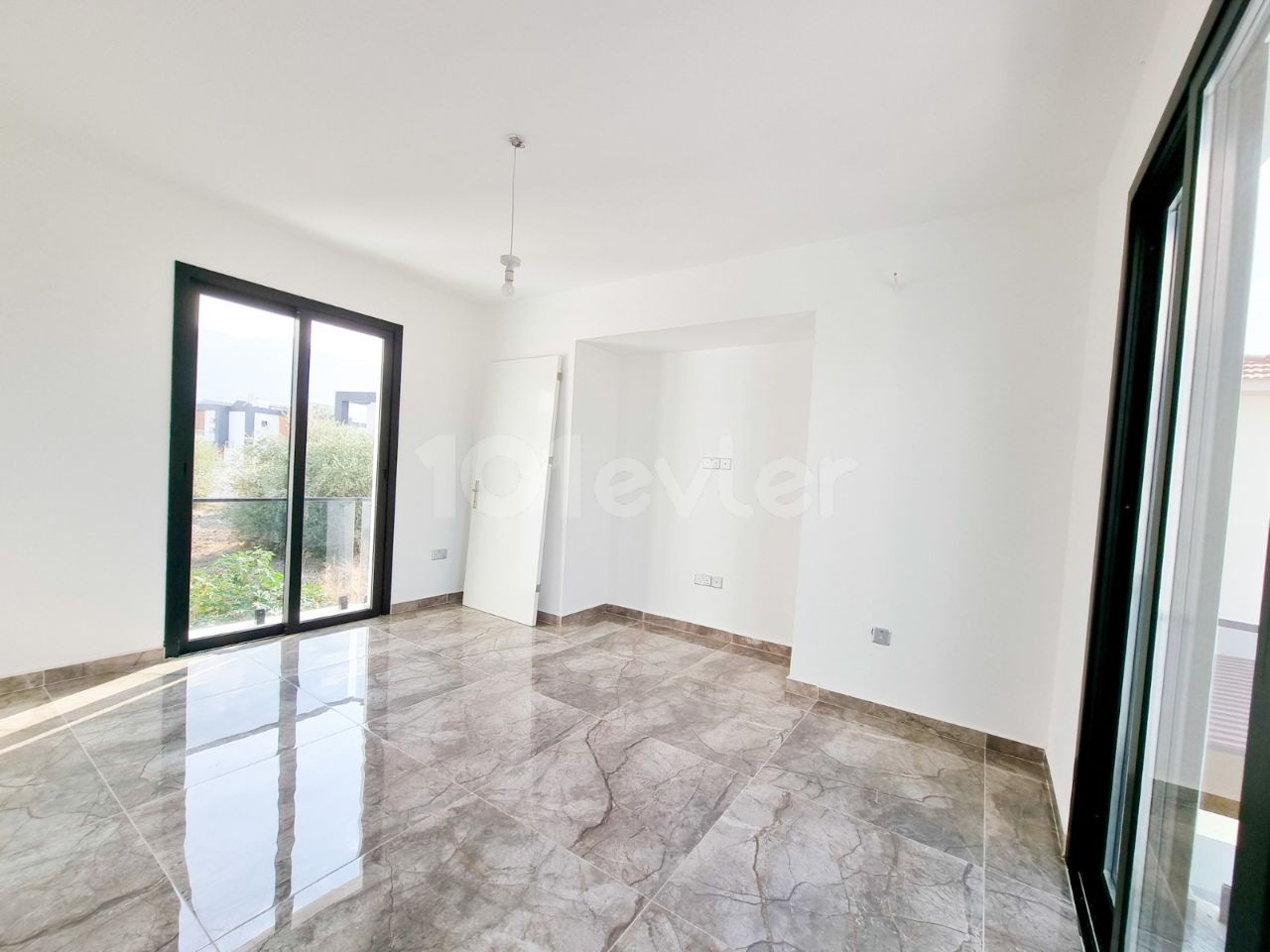 4+1 YENI MODERN VILLA