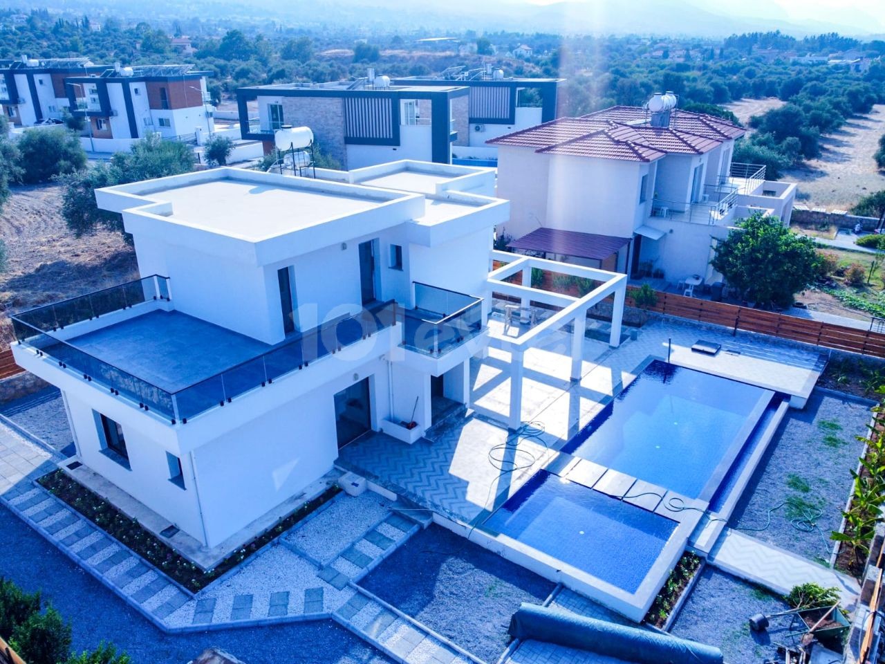 4+1 MODERN VILLA