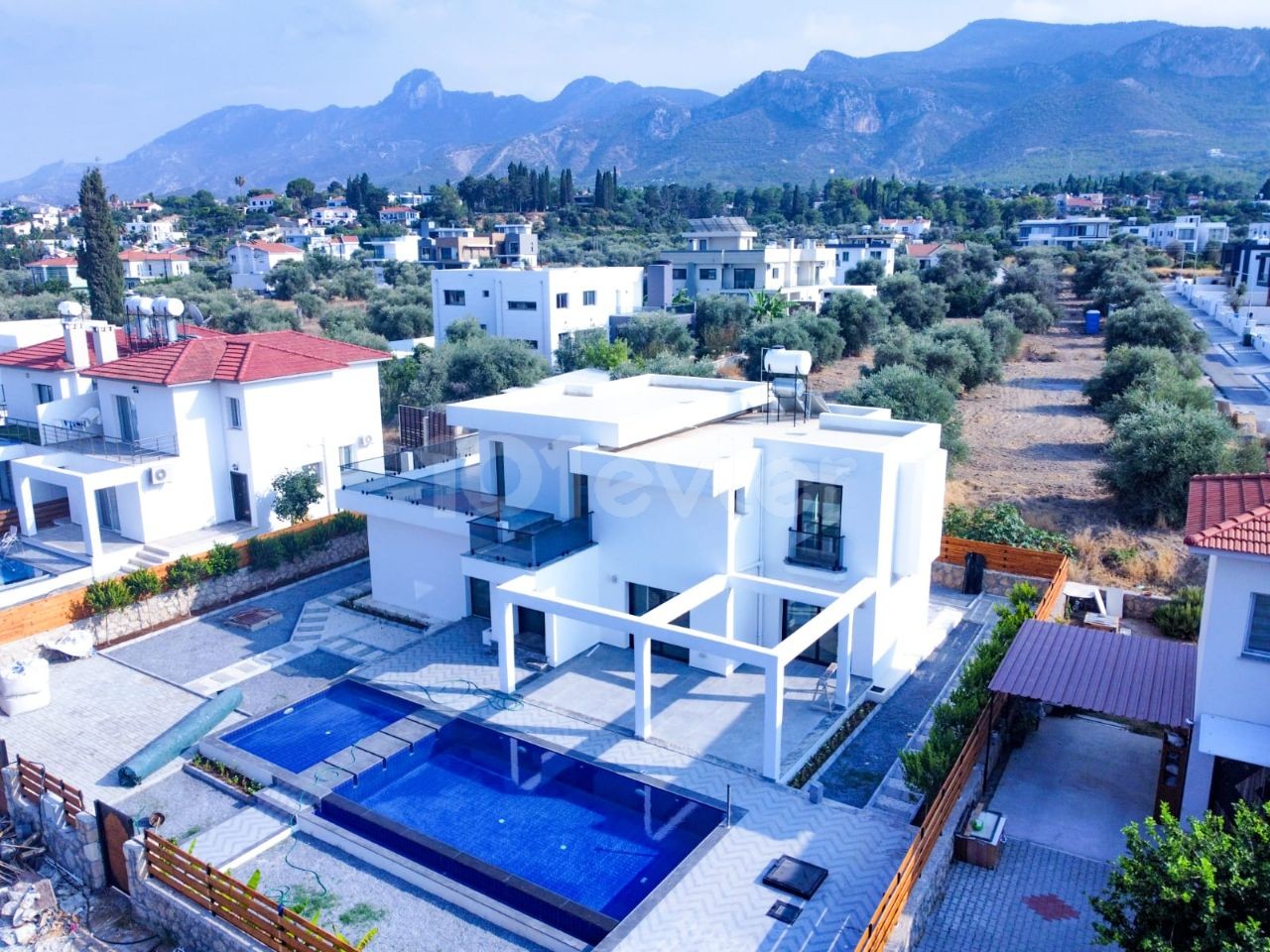 4+1 YENI MODERN VILLA