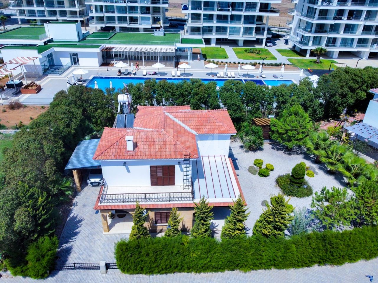 VILLA 3+1. ZU VERKAUFEN. MEERESFRONT.  PIER. BOSPHORUS