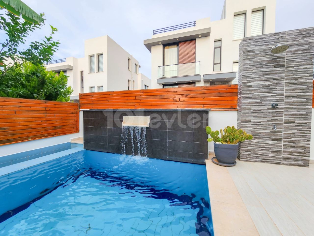 SATILIK LÜKS VILLA 3+1. GIRNE. ALSANCAK