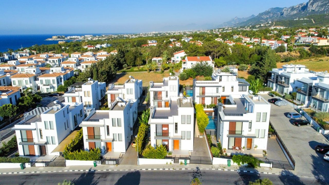 SATILIK LÜKS VILLA 3+1. GIRNE. ALSANCAK