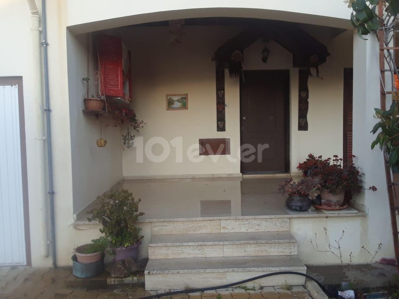 3+1 Villa for SALE in Alsancak Camelot Region, Walking distance to the Sea