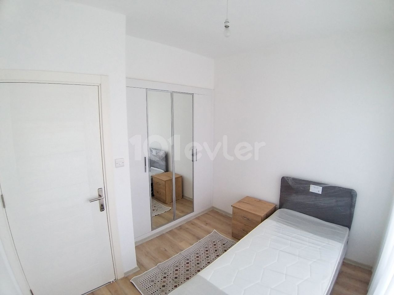 2+1 Flat for Rent in Alsancak, within walking distance to the main street and the sea