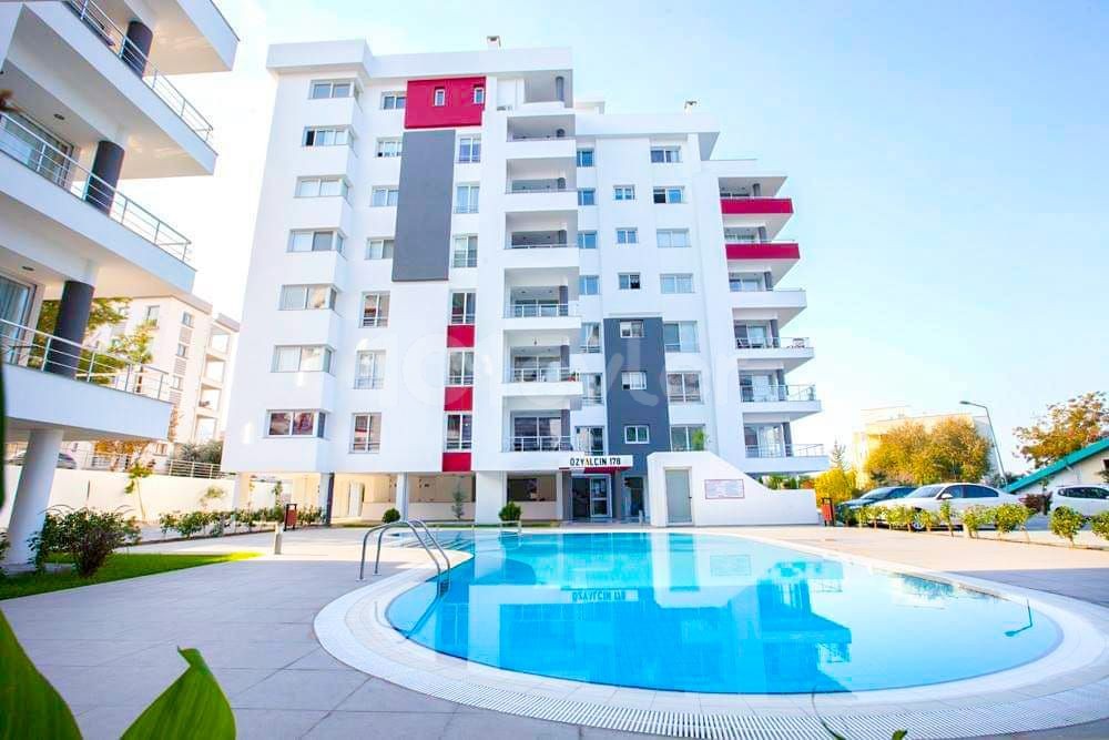 3+1 KIRALIK PENTHOUSE. GIRNE MERKEZ. HAVUZLU SITE IÇERISINDE  