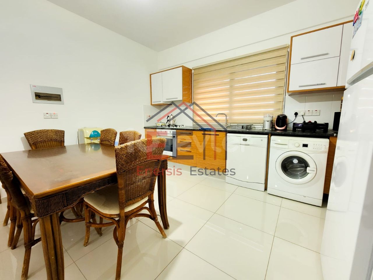 2 BEDROOM FLAT FOR SALE!!