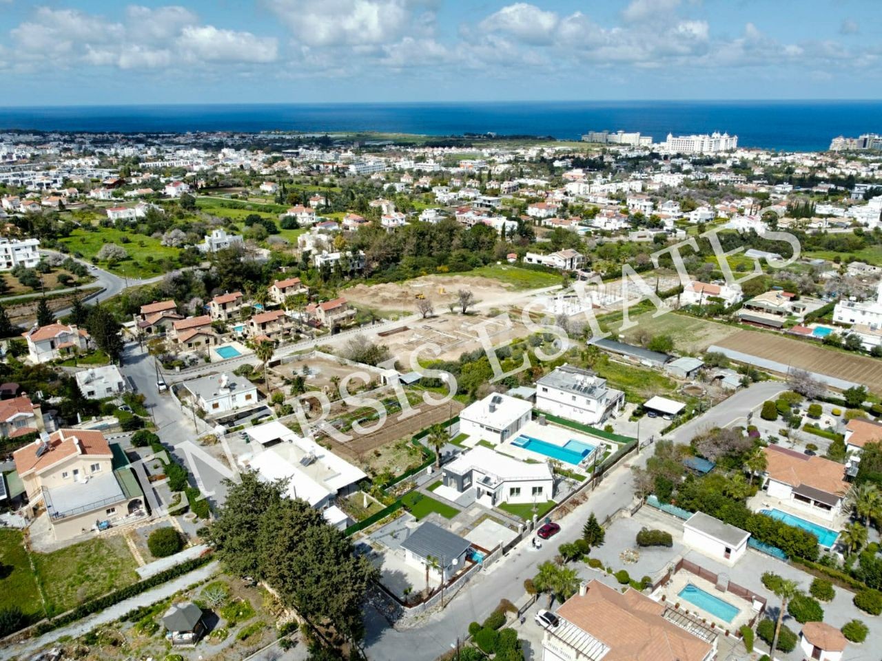 Freistehende Villa mit Berg- und Meerblick in der Region Alsancak 