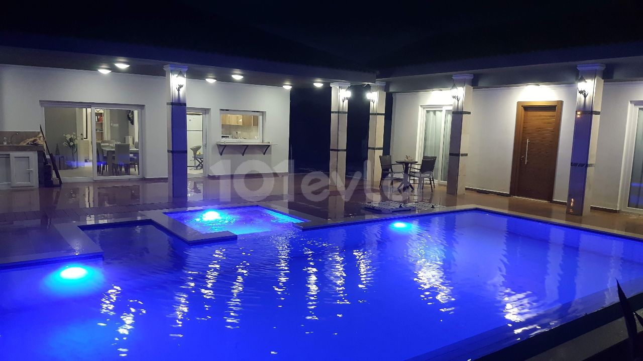 Fully furnished Daily Rental Villa with Mountain and Sea Views in Alsancak - Yeşiltepe Region