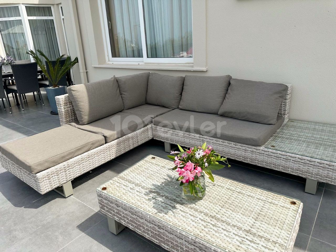 Fully Furnished Daily Rental Villa with Mountain and Sea Views in Alsancak