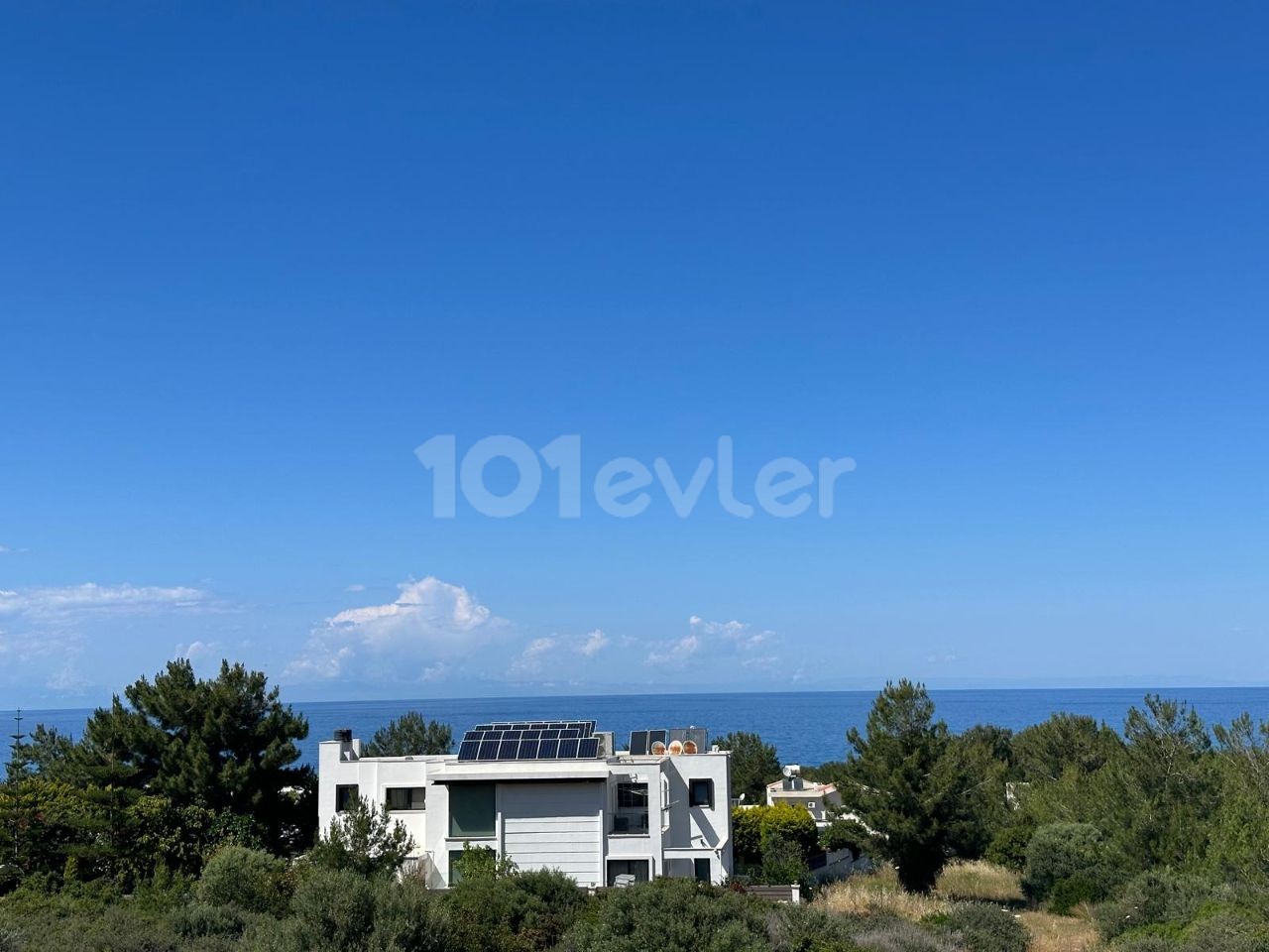 Vollmöblierte Villa zur Tagesmiete mit Berg- und Meerblick in Alsancak