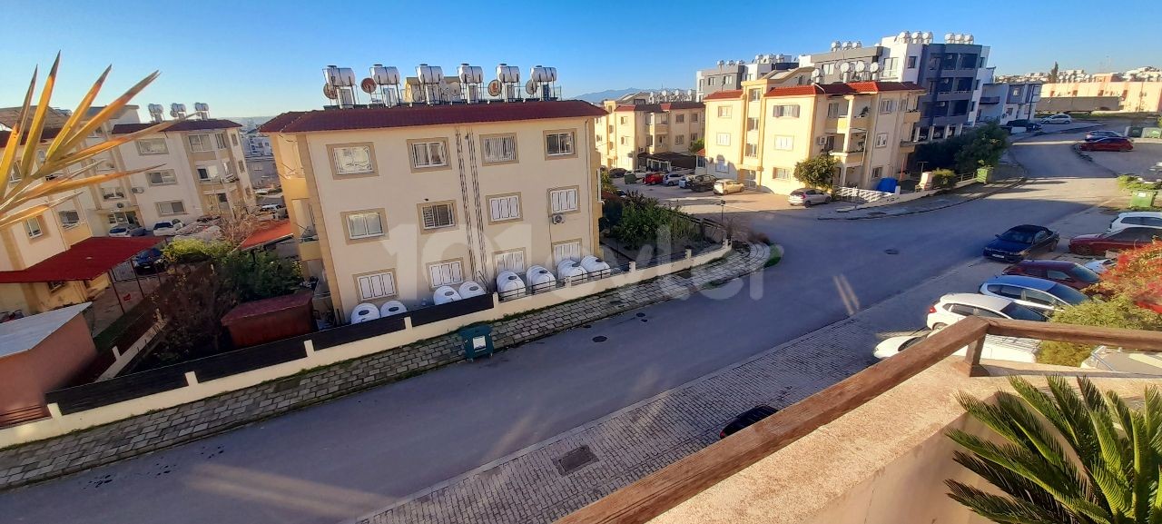 2+1 komplett möbliertes Luxus-Penthouse in Hamitköy, Nikosia, in der Nähe von CIU & NEU, Märkten und Haltestellen