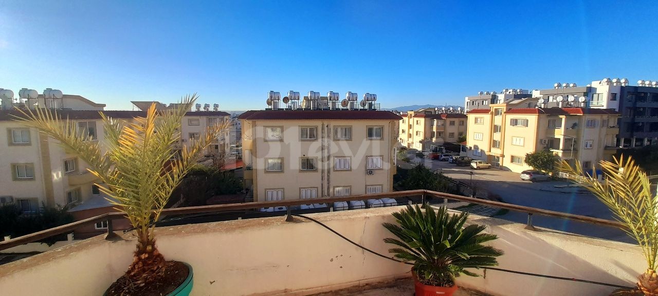 2+1 komplett möbliertes Luxus-Penthouse in Hamitköy, Nikosia, in der Nähe von CIU & NEU, Märkten und Haltestellen