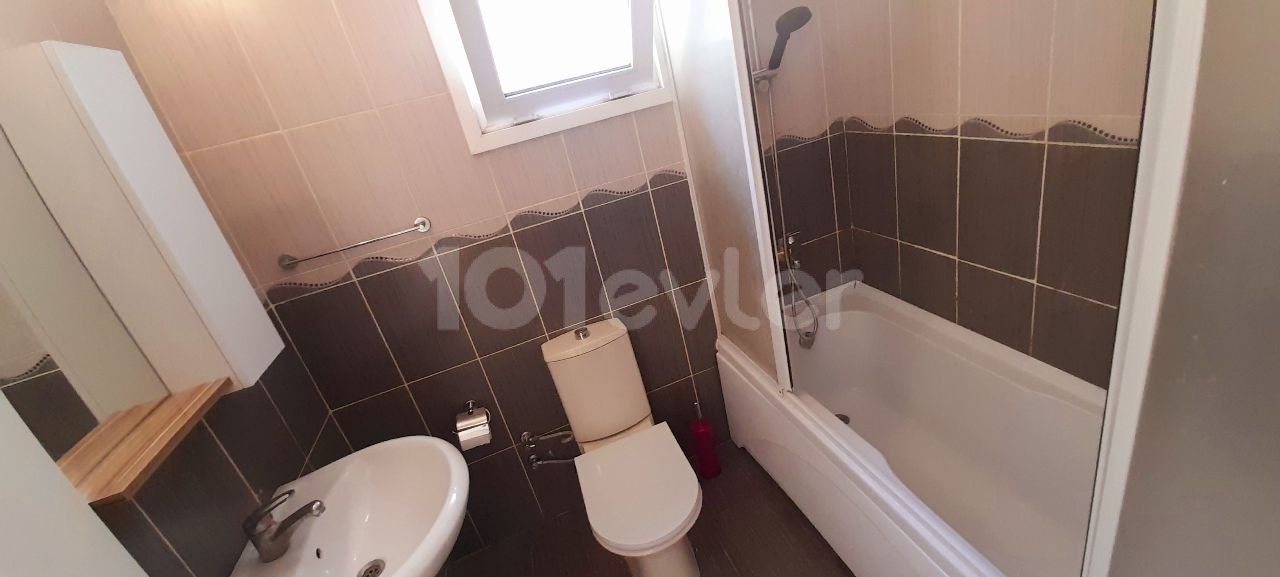 2+1 komplett möbliertes Luxus-Penthouse in Hamitköy, Nikosia, in der Nähe von CIU & NEU, Märkten und Haltestellen