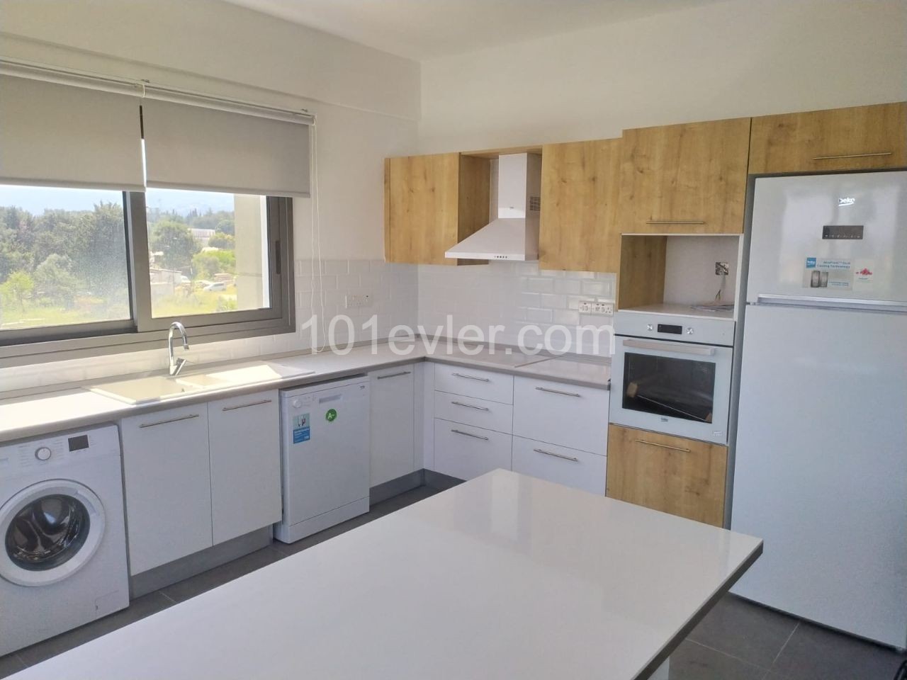 2 Bed Sea View Apartment Rent in Kyrenia City Centre.