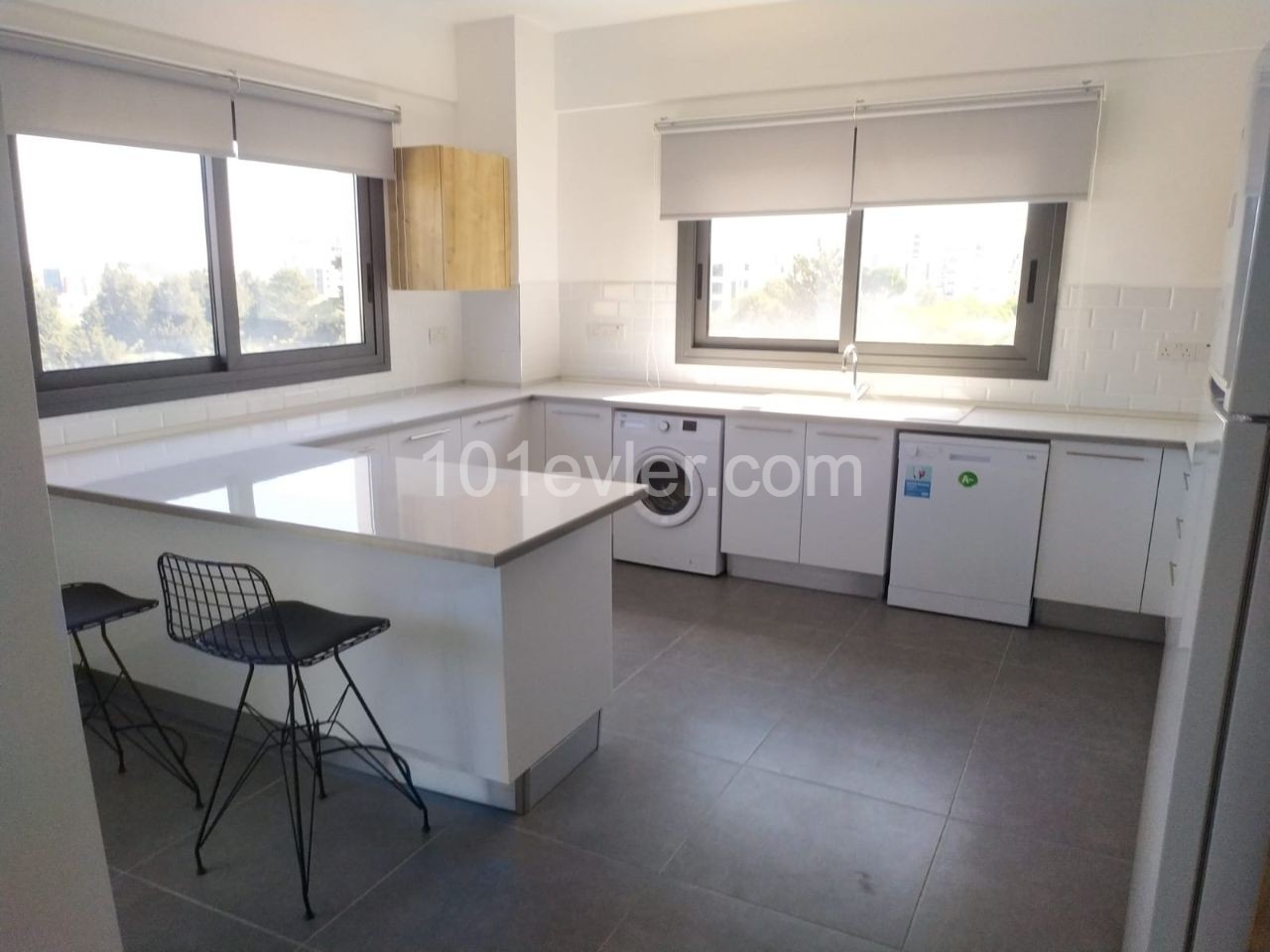 2 Bed Sea View Apartment Rent in Kyrenia City Centre.