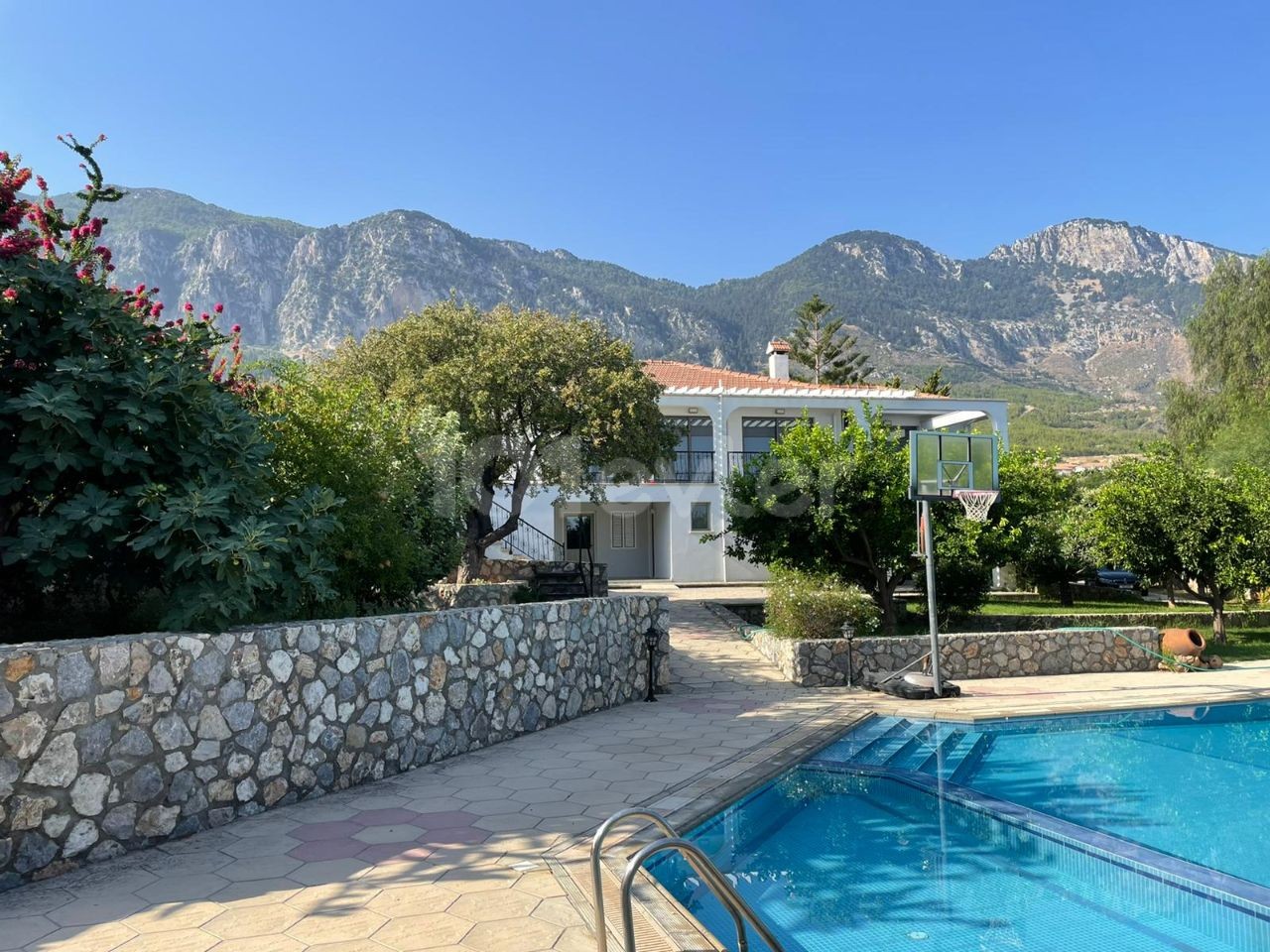 An Extraordinary 5 Donum Land And Villa Combining Comfort And Prestige, Lapta £675,000 Guide Price