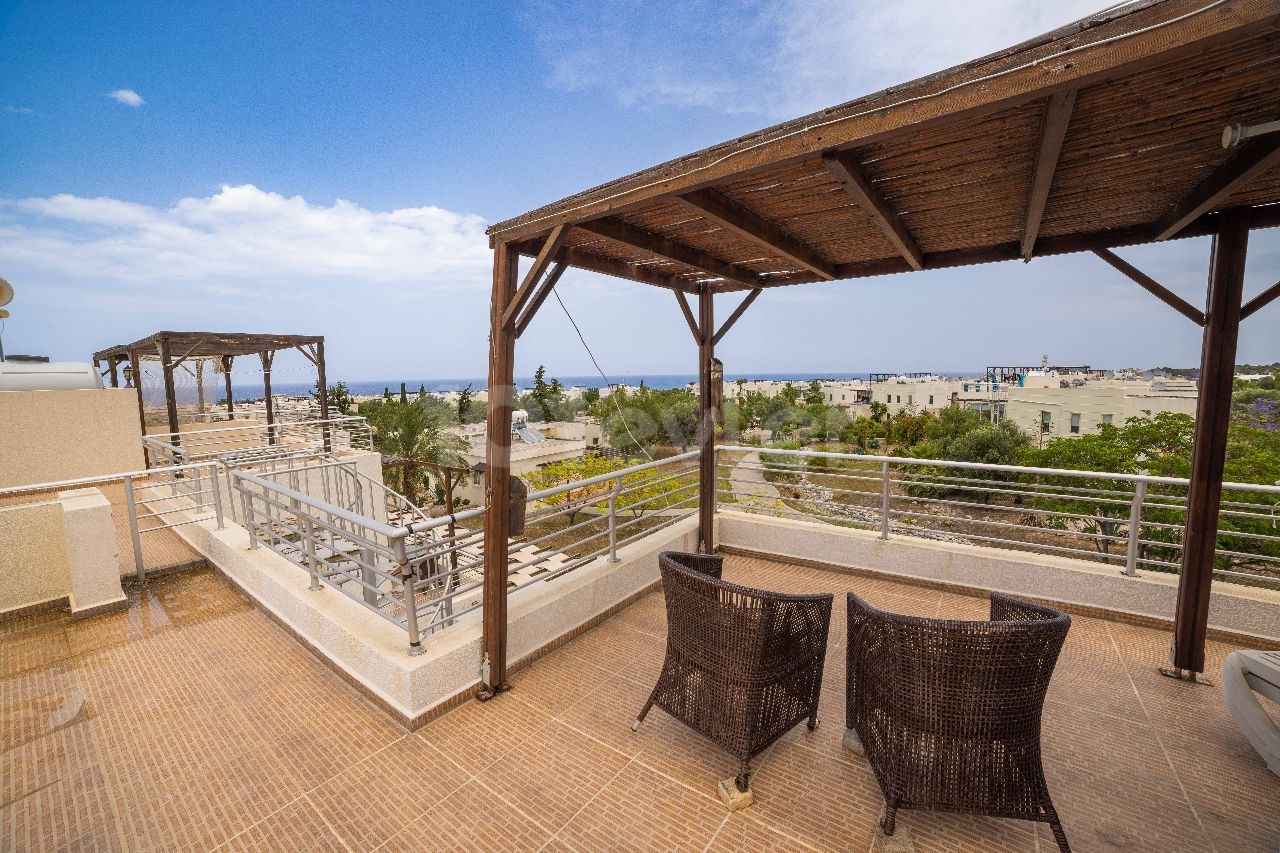 Immaculately Presented 2 Bedroom Penthouse With Private Roof Terrace, Esentepe