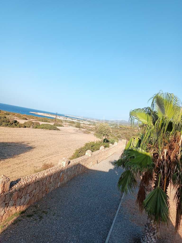 Einfamilienhaus am Strand von Erenköy zu verkaufen ** 