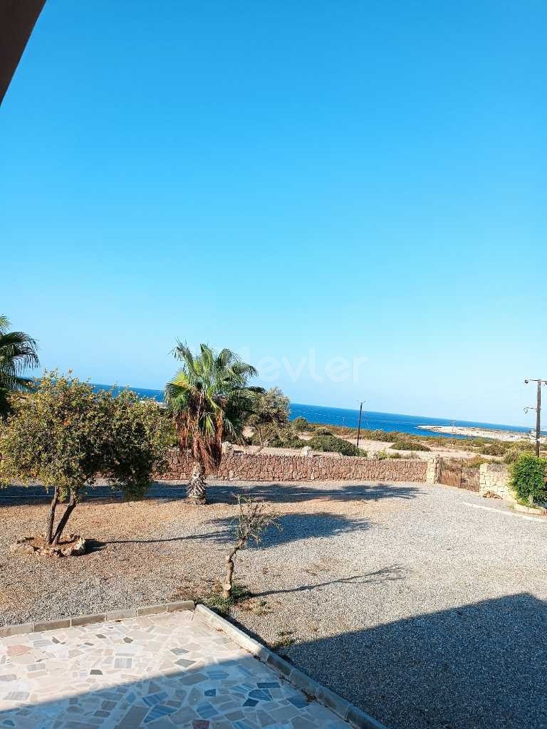 Einfamilienhaus am Strand von Erenköy zu verkaufen ** 