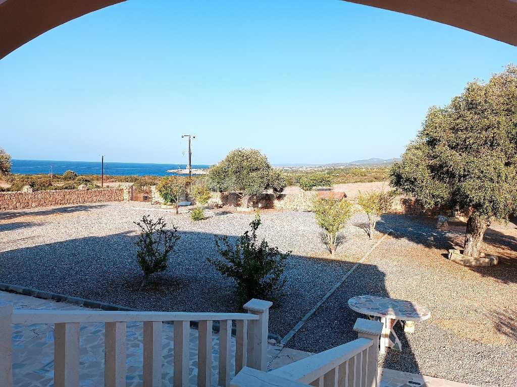 Einfamilienhaus am Strand von Erenköy zu verkaufen ** 